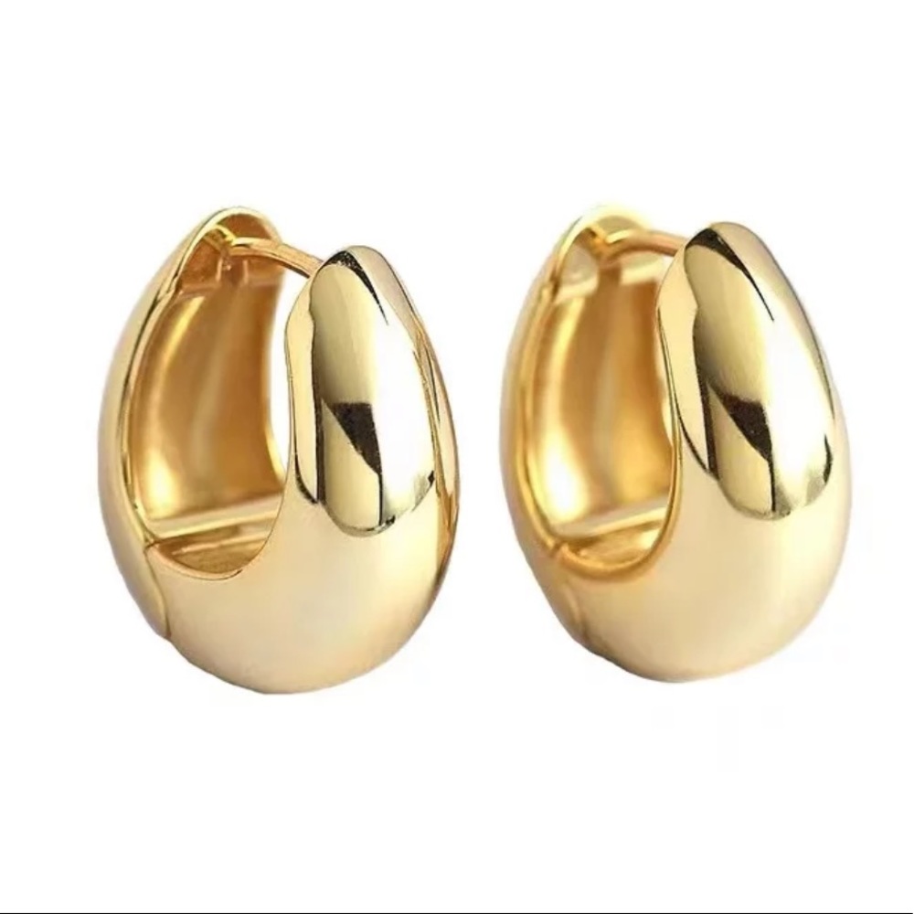 Huggie hoop earrings - Picture 3 of 3